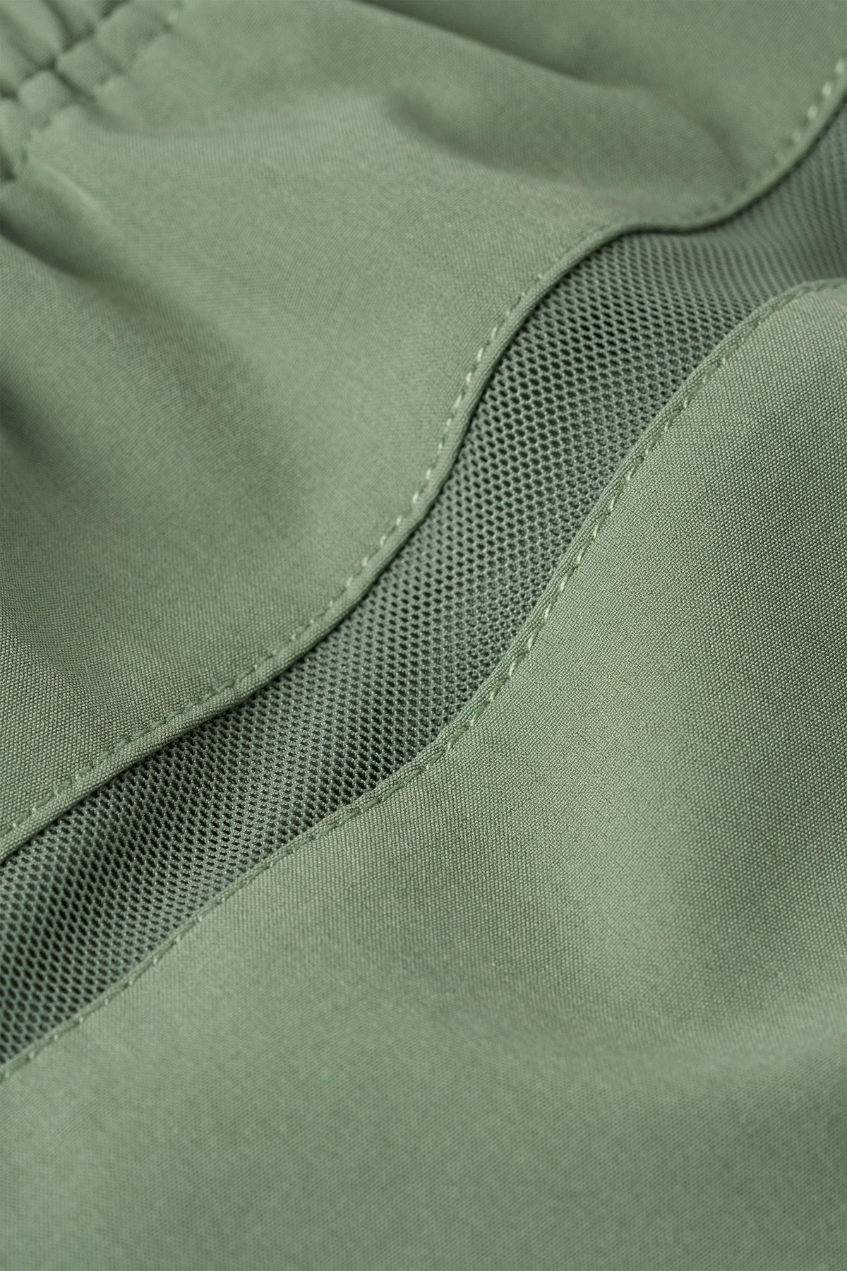 1022 - Staple Shorts 4.5"