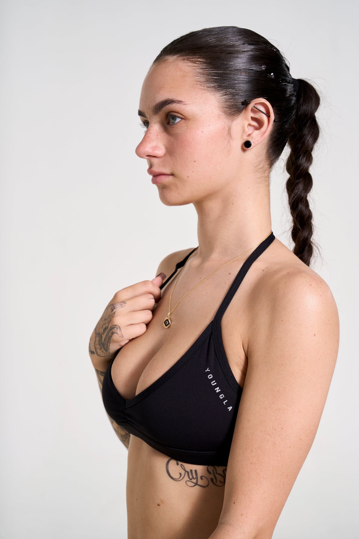 W335 URBAN V-NECK BRA Fall 24'