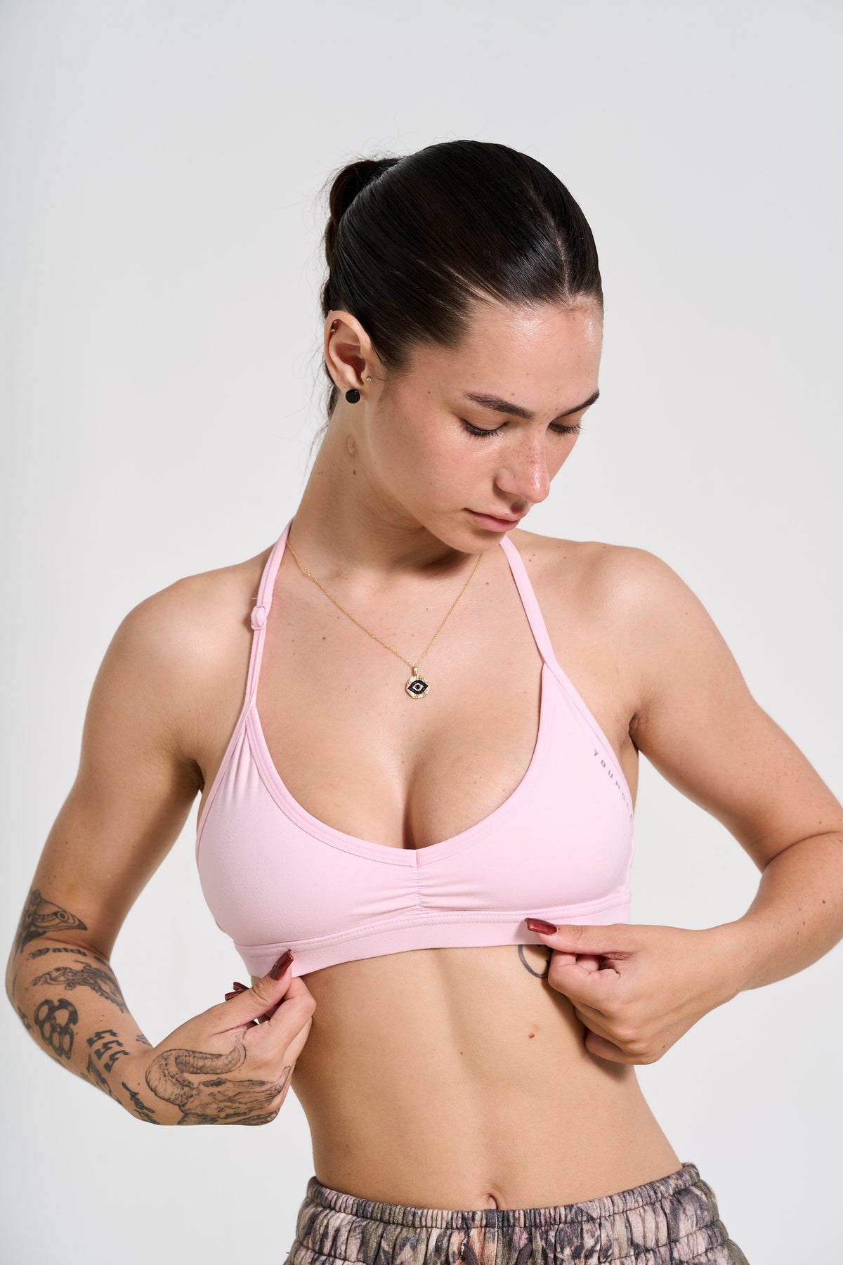 W335 URBAN V-NECK BRA Fall 24'