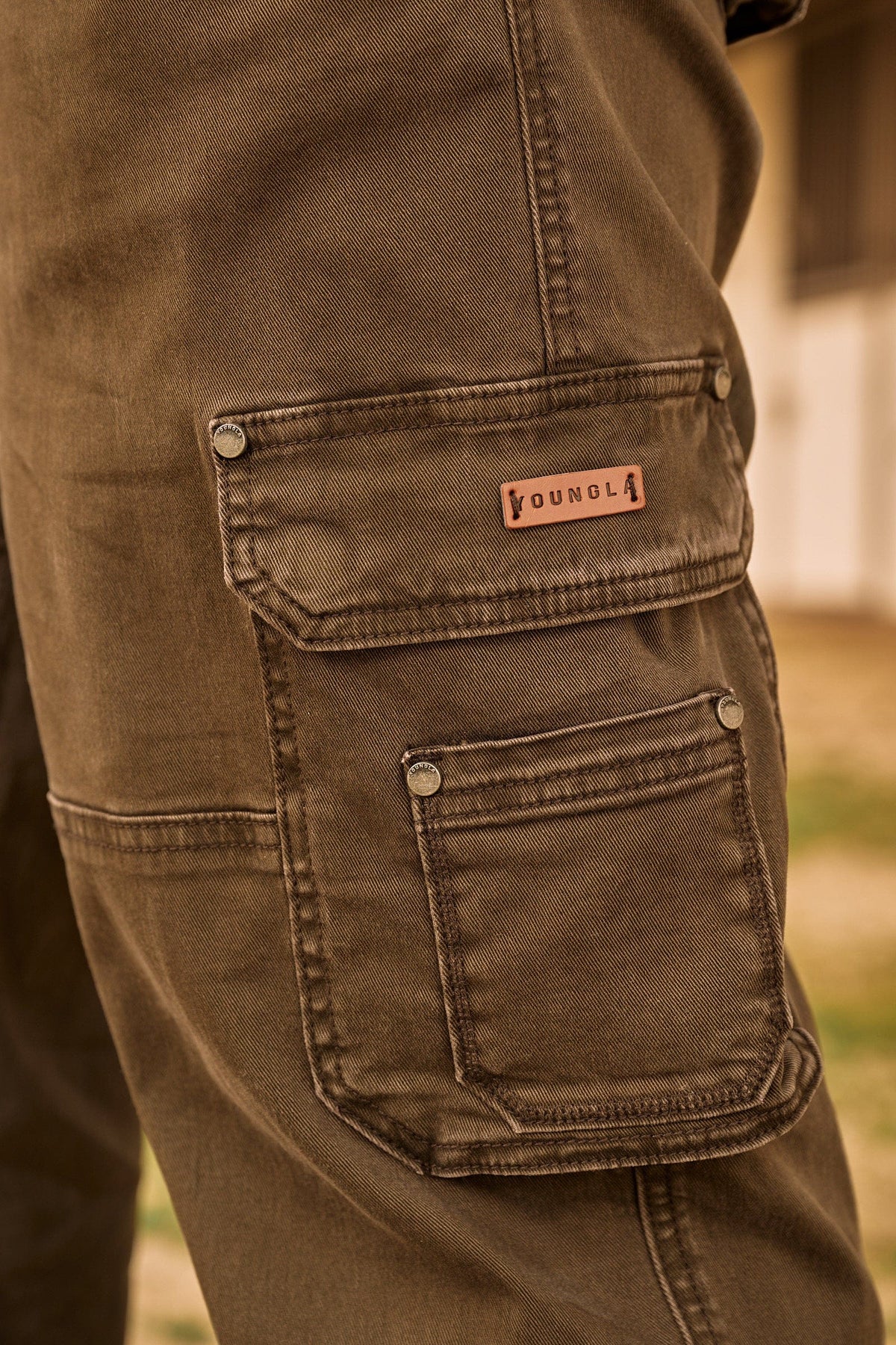 6032 - Old Money Twill Cargo Pants