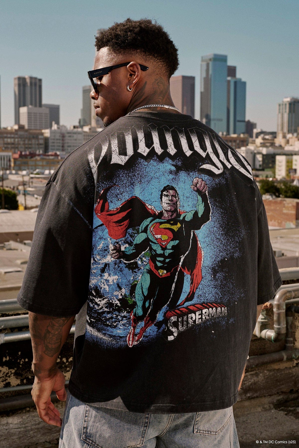 4064 - Superman Huge Tees